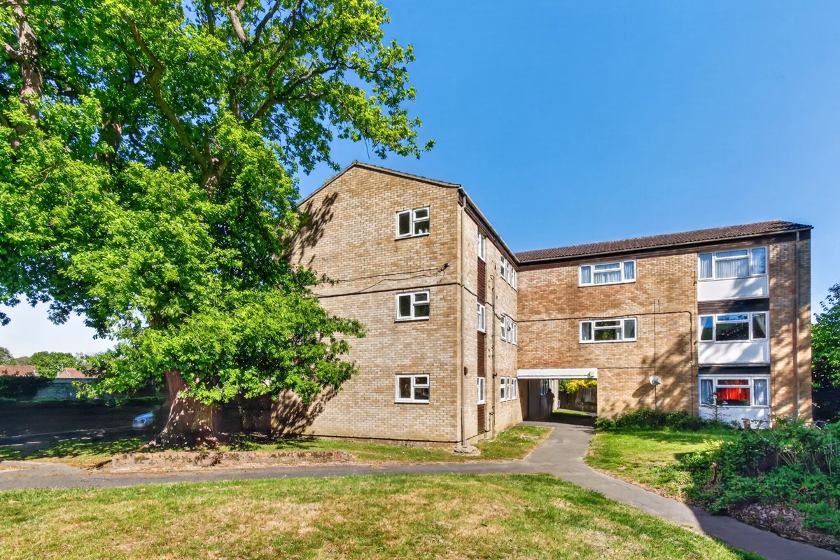 Naseby, Bracknell, RG12