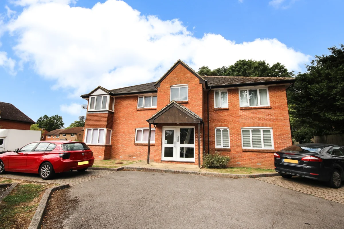 Horatio Avenue, Warfield