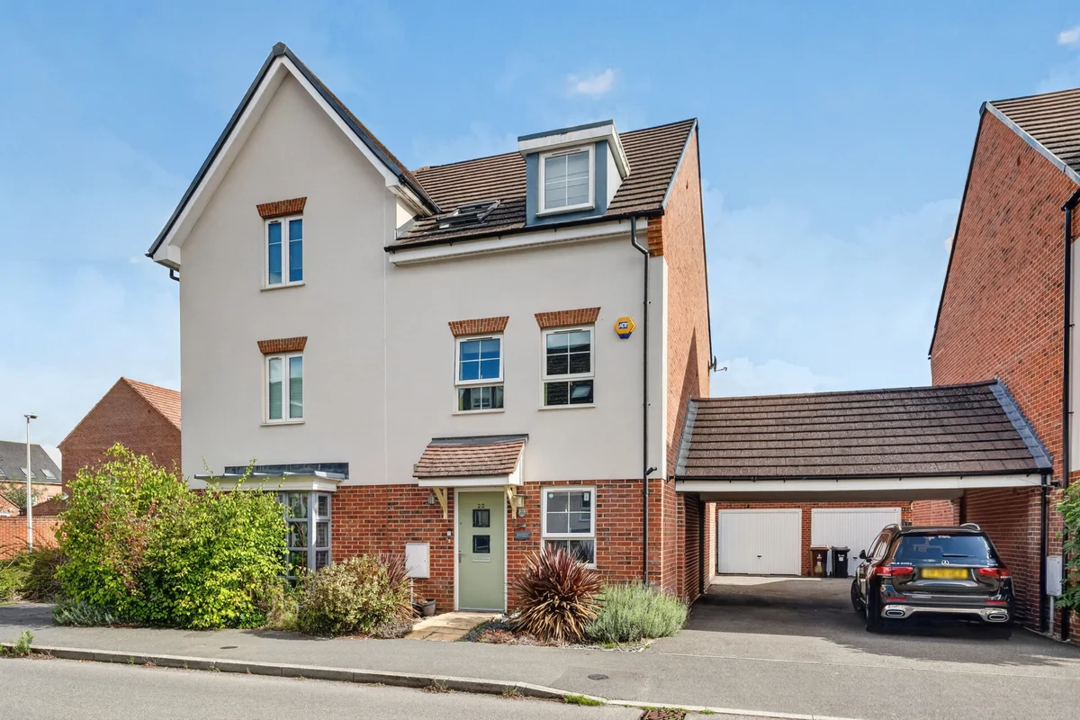 Whitlock Avenue, Wokingham, RG40