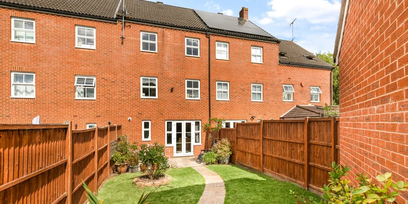 4 bedroom town house for sale