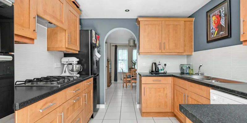 Victoria Walk, Wokingham - Image 2