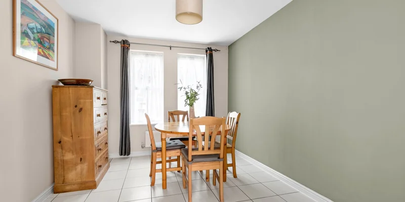 Victoria Walk, Wokingham - Image 3