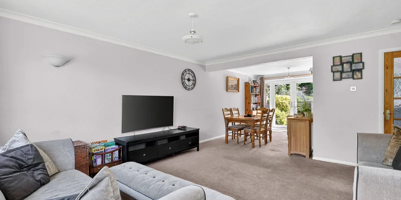 Foxcote, Finchampstead, RG40 - Image 3