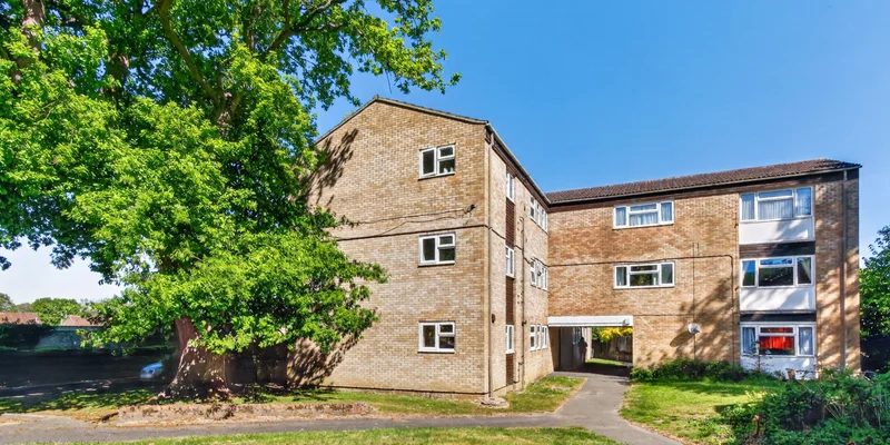 2 bedroom flat for sale