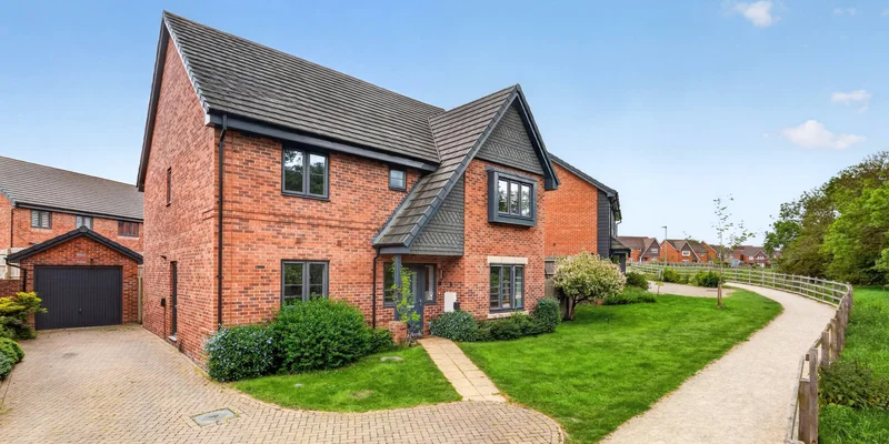5 bedroom detached for sale