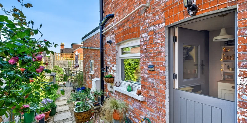 Terrace Road North, Binfield - Image 2