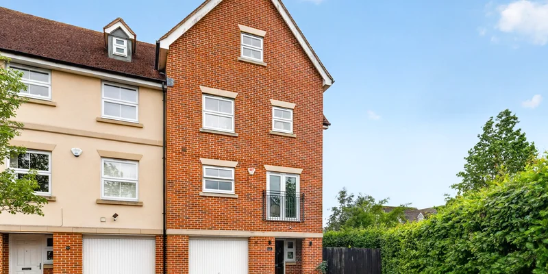 5 bedroom semi-detached for sale