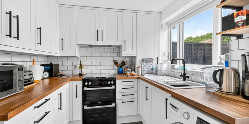 Hombrook Drive, Binfield, RG42 - Image 2