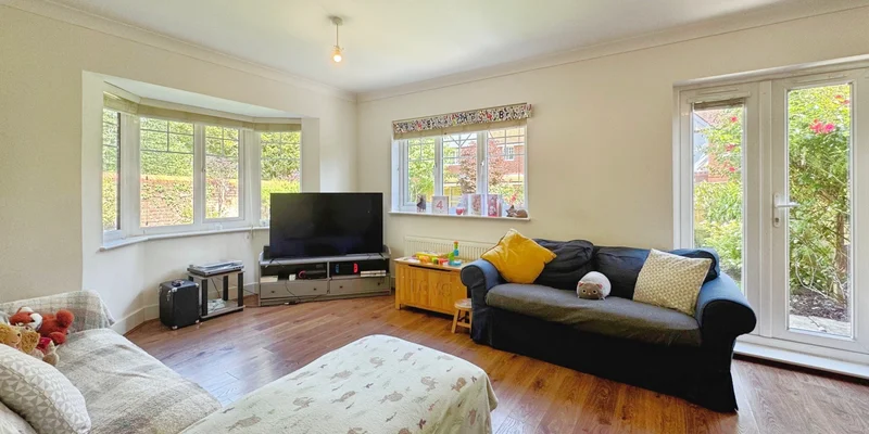 Kerr Gardens, Wokingham, RG40 - Image 3