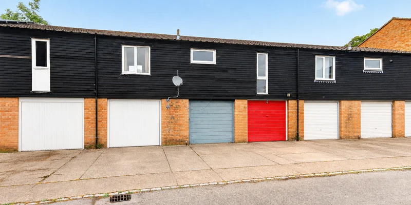 1 bedroom maisonette for sale