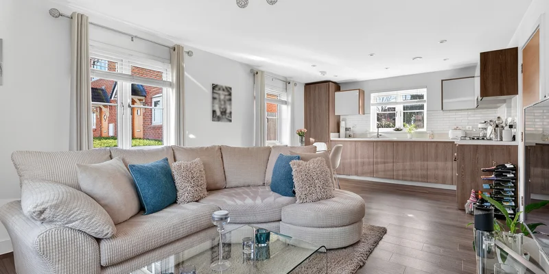 Diamond Jubilee Way, Wokingham, RG40 - Image 2