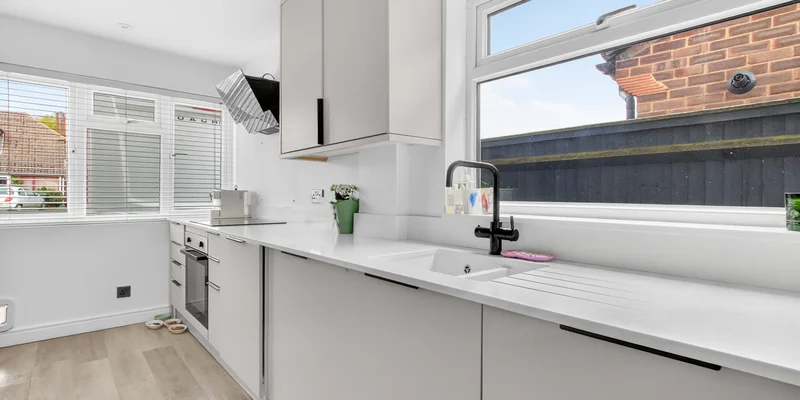Warborough Avenue, Tilehurst, Berkshire, RG31 - Image 2