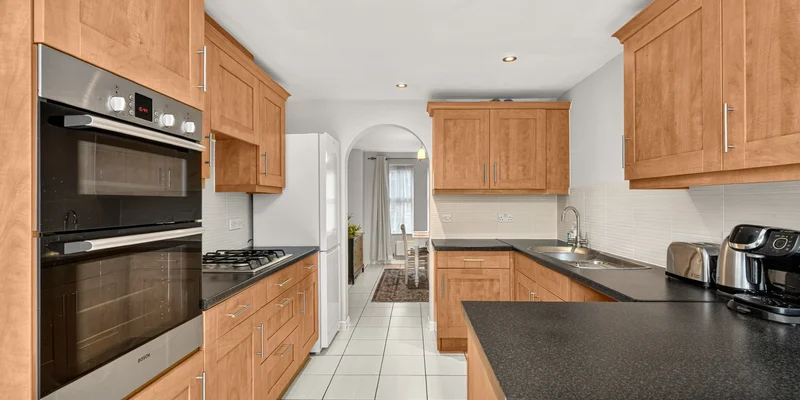 Victoria Walk, Wokingham - Image 3