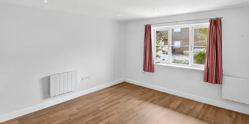 Outfield Crescent, Wokingham, RG40 - Image 3