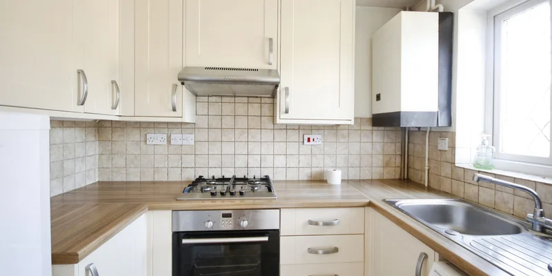 Scania Walk, Winkfield Row - Image 2