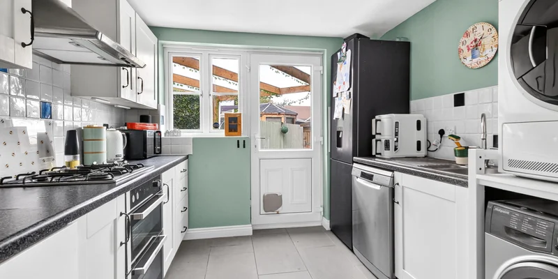 Hoffman Close, Warfield, Bracknell, RG42 - Image 2