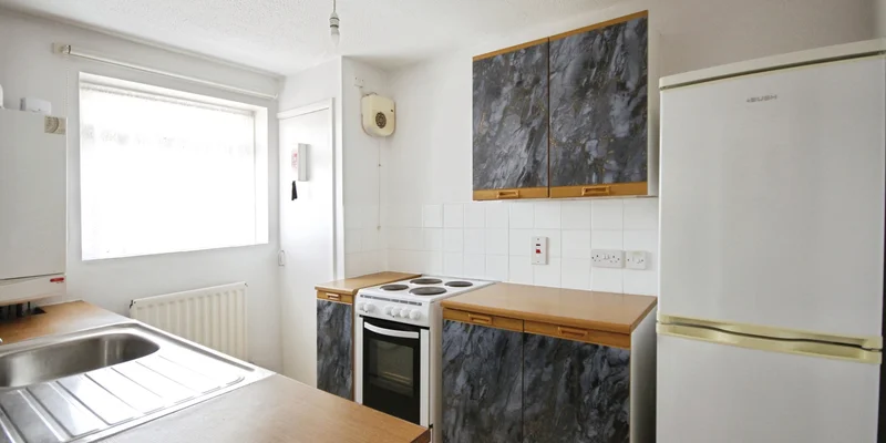 South Lynn Crescent, Bracknell, RG12 - Image 2