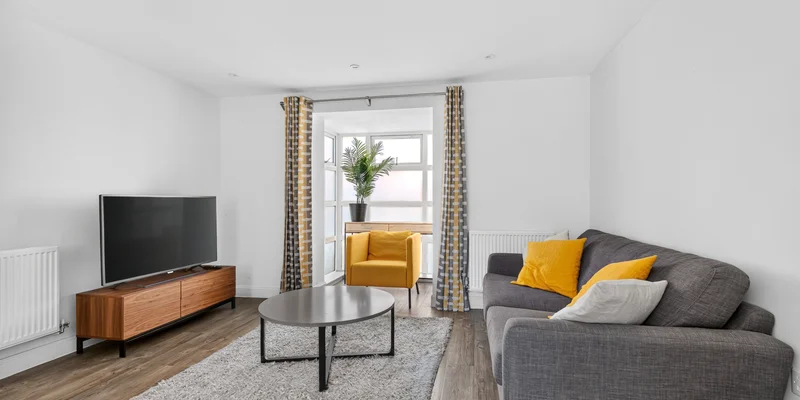William Heelas Way, Wokingham, RG40 - Image 3
