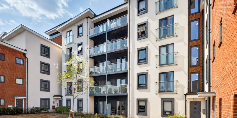 2 bedroom flat for sale