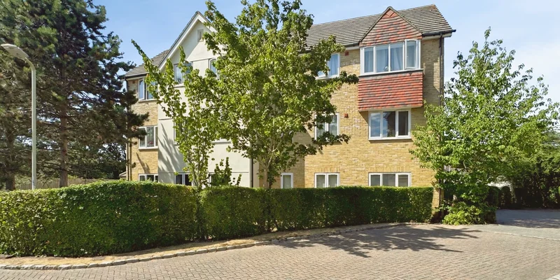 Oakey Drive, Wokingham, RG40 - Image 2