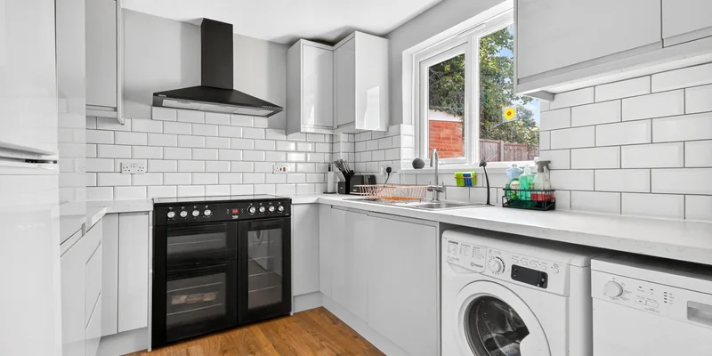 Madingley, Bracknell, RG12 - Image 2