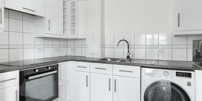 Kelvin Gate, Bracknell - Image 2