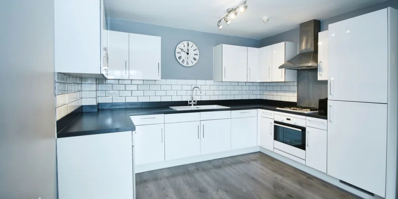 Falcon Way, Bracknell - Image 2