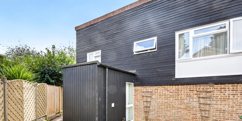 1 bedroom maisonette for sale