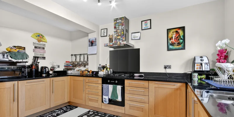 Munday Court, Binfield, Berkshire, RG42 - Image 2