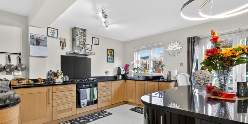 Munday Court, Binfield, Berkshire, RG42 - Image 3