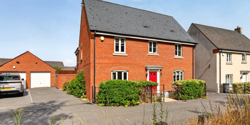 4 bedroom detached for sale