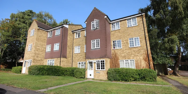 Crofton Close, Bracknell - Image 2