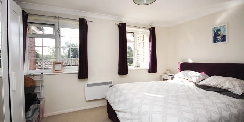 Crofton Close, Bracknell - Image 3