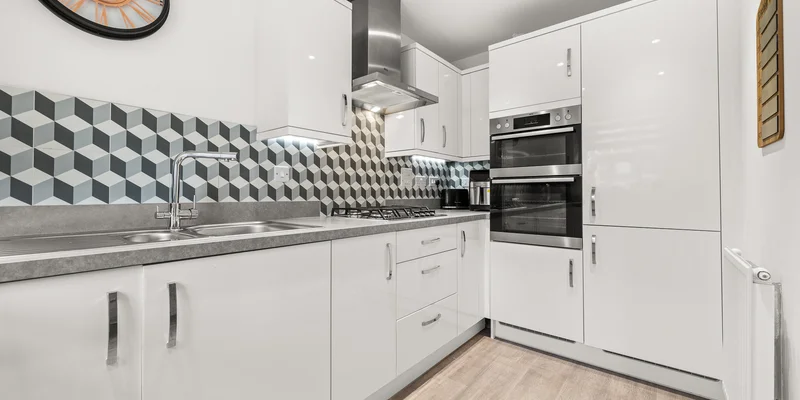 Oak Avenue, Wokingham, RG40 - Image 3