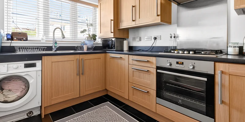 Eagle Way, Bracknell, RG12 - Image 3