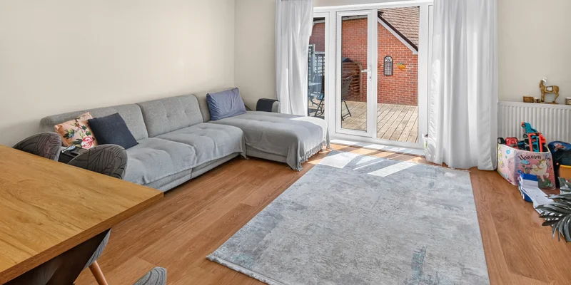 Eagle Way, Bracknell, RG12 - Image 2