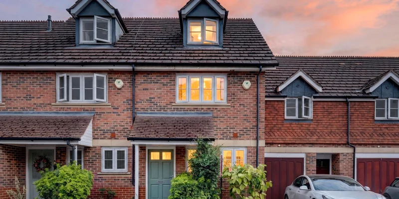 2 bedroom terraced for sale