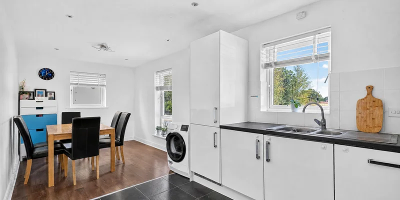 Lysander Drive, Bracknell, RG12 - Image 2