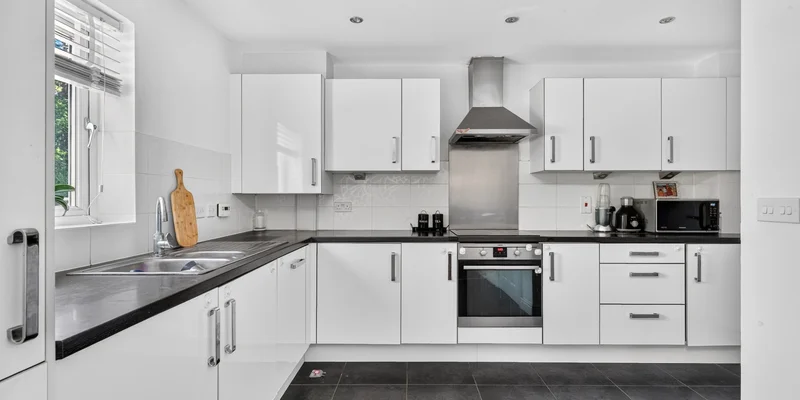 Lysander Drive, Bracknell, RG12 - Image 3