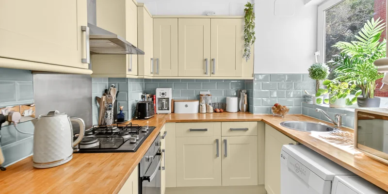 The Glen, London Road, Sunninghill, SL5 - Image 2
