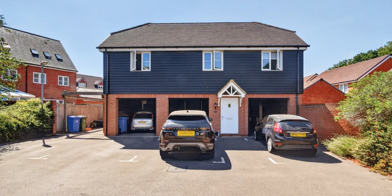 2 bedroom coach house for sale