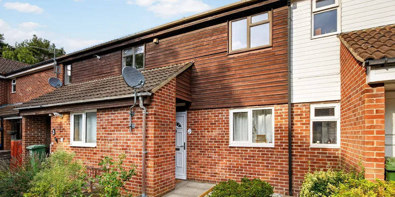 1 bedroom maisonette for sale
