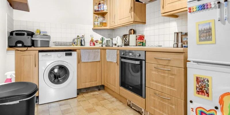 Hopper Vale, Bracknell, RG12 - Image 3