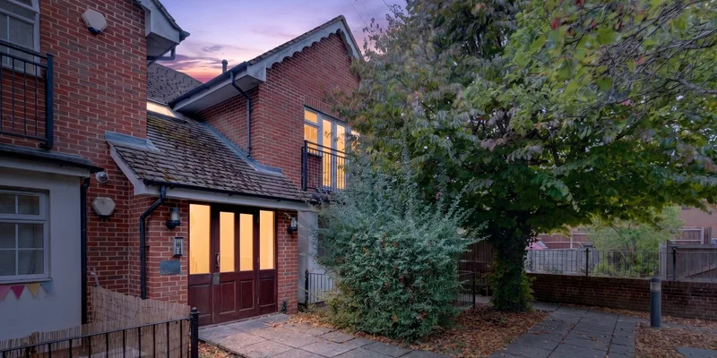 2 bedroom flat for sale