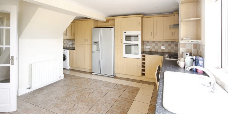 Shelley Avenue, Bracknell, RG12 - Image 2