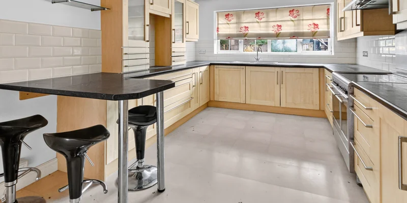 Lovedean Court, Bracknell, RG12 - Image 3