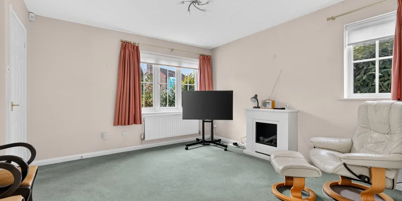 Clover Close, Wokingham, RG40 - Image 2