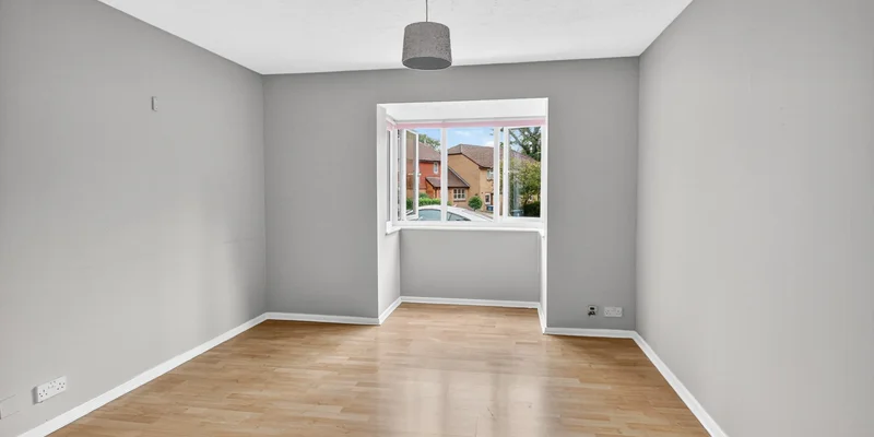 Horatio Avenue, Warfield - Image 3