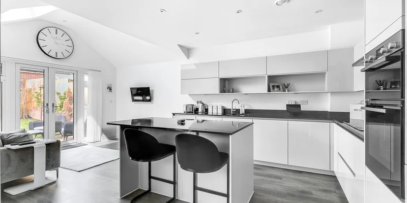 Fieldfare Lane, Wokingham - Image 2