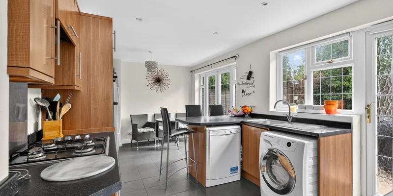 Woosehill Lane, Wokingham, RG41 - Image 3